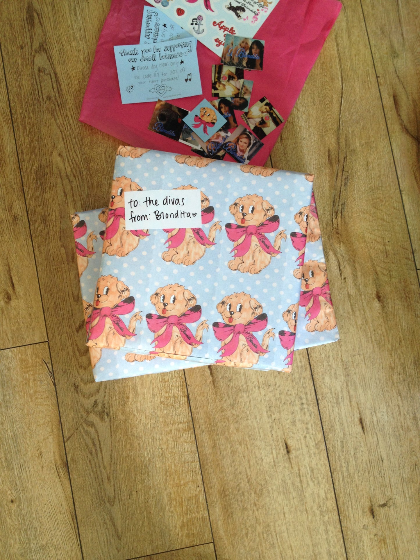 Limited Edition Holiday Gift Wrap