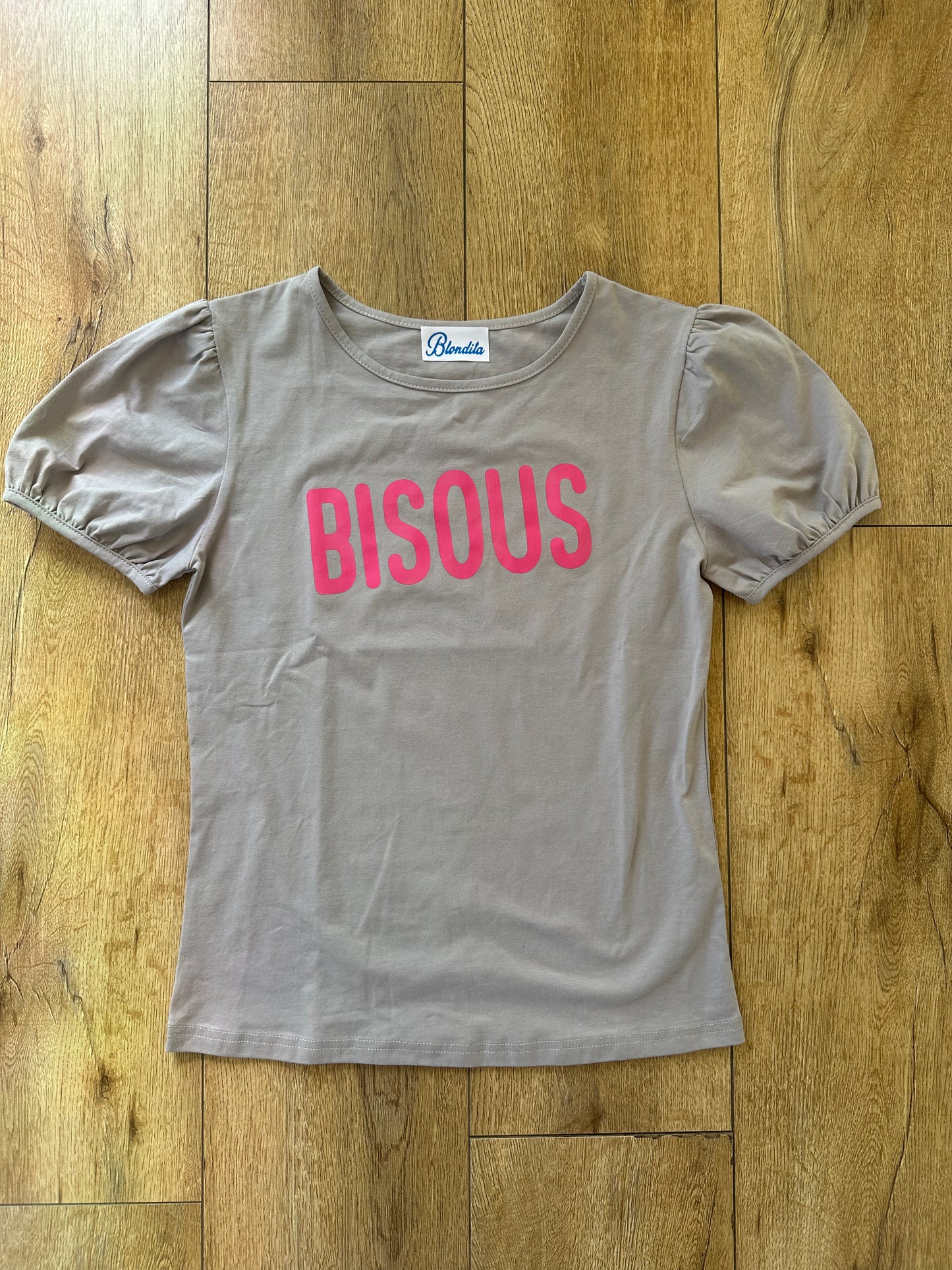 Bisous Tee