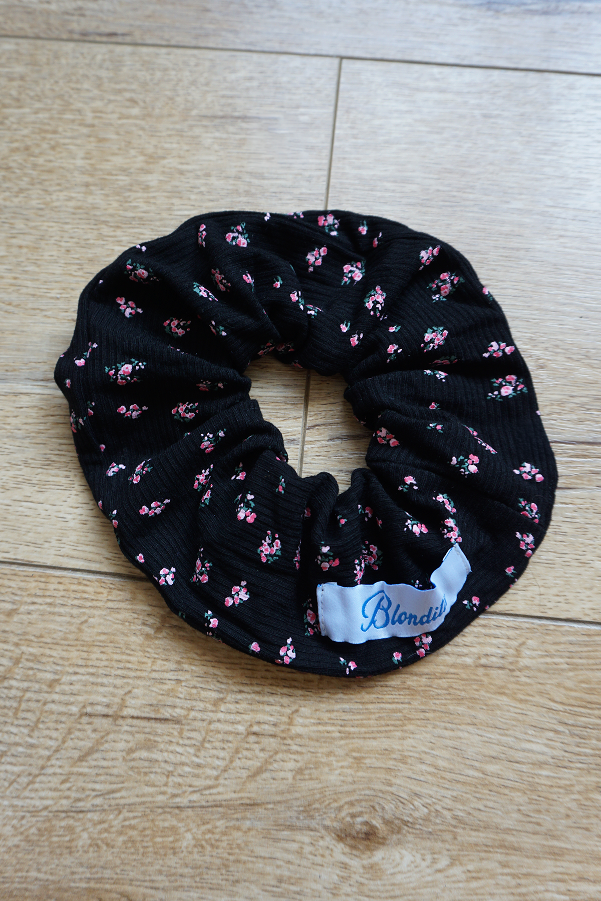 Petal Scrunchie